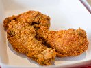 Рецепта Панирани пържени пилешки бутчета / крилца без мазнина в еър фрайър / фритюрник с горещ въздух